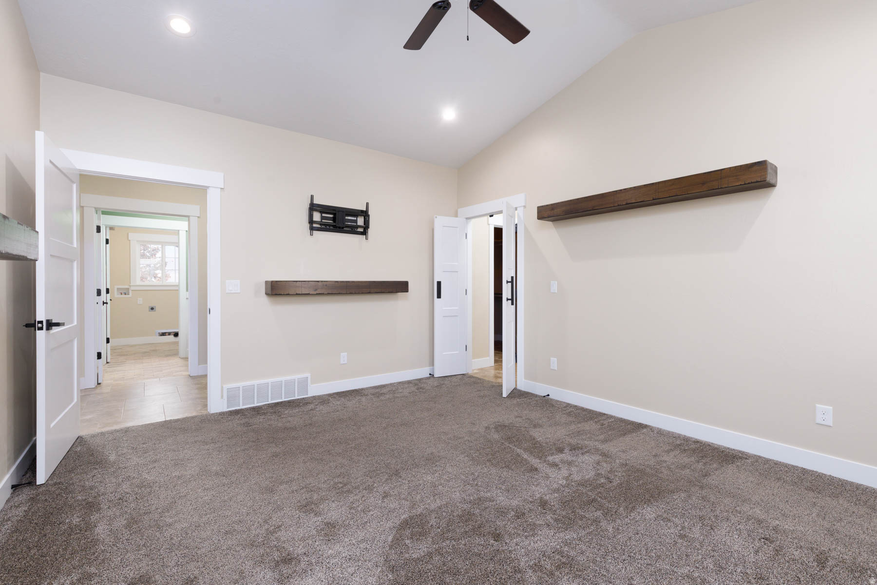 THE LINKS - Residential