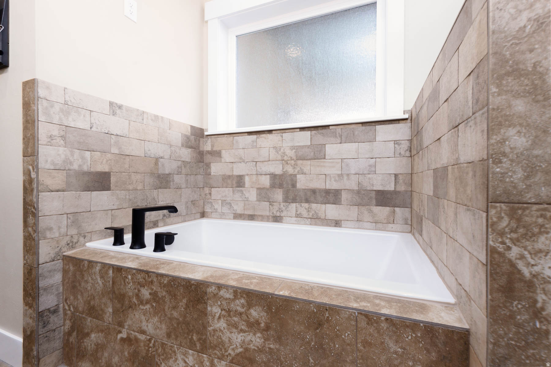 THE LINKS - Residential