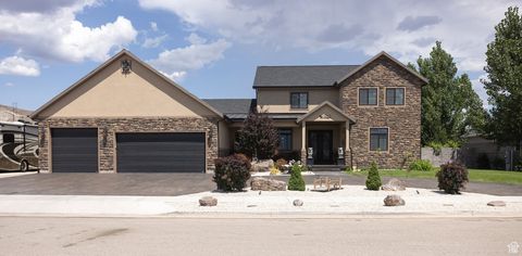 Photo of 902 W SOUTHERN HLS S, Richfield, UT 84701 (MLS # 2094485)