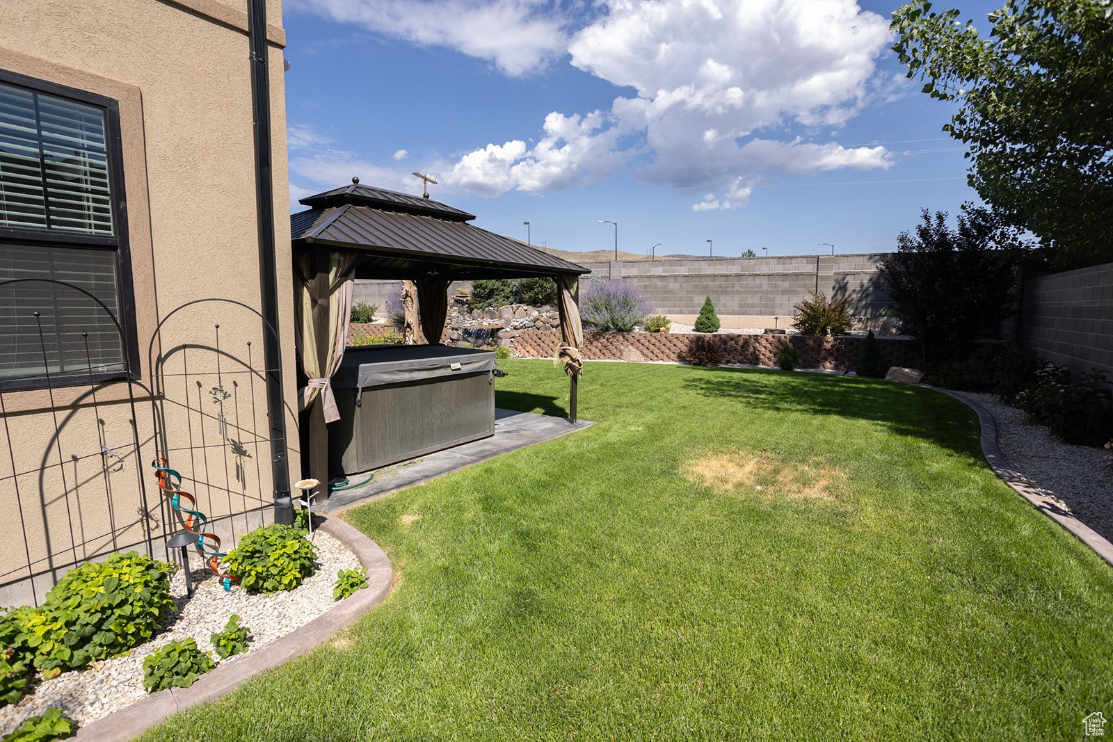 THE LINKS - Residential