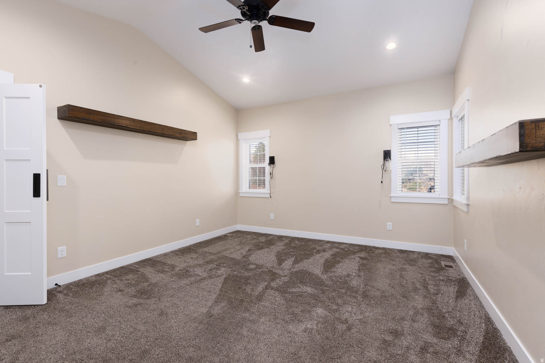 THE LINKS - Residential