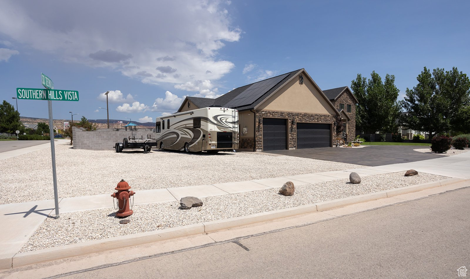 THE LINKS - Residential