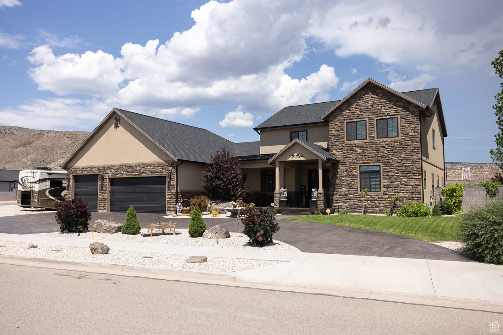 THE LINKS - Residential