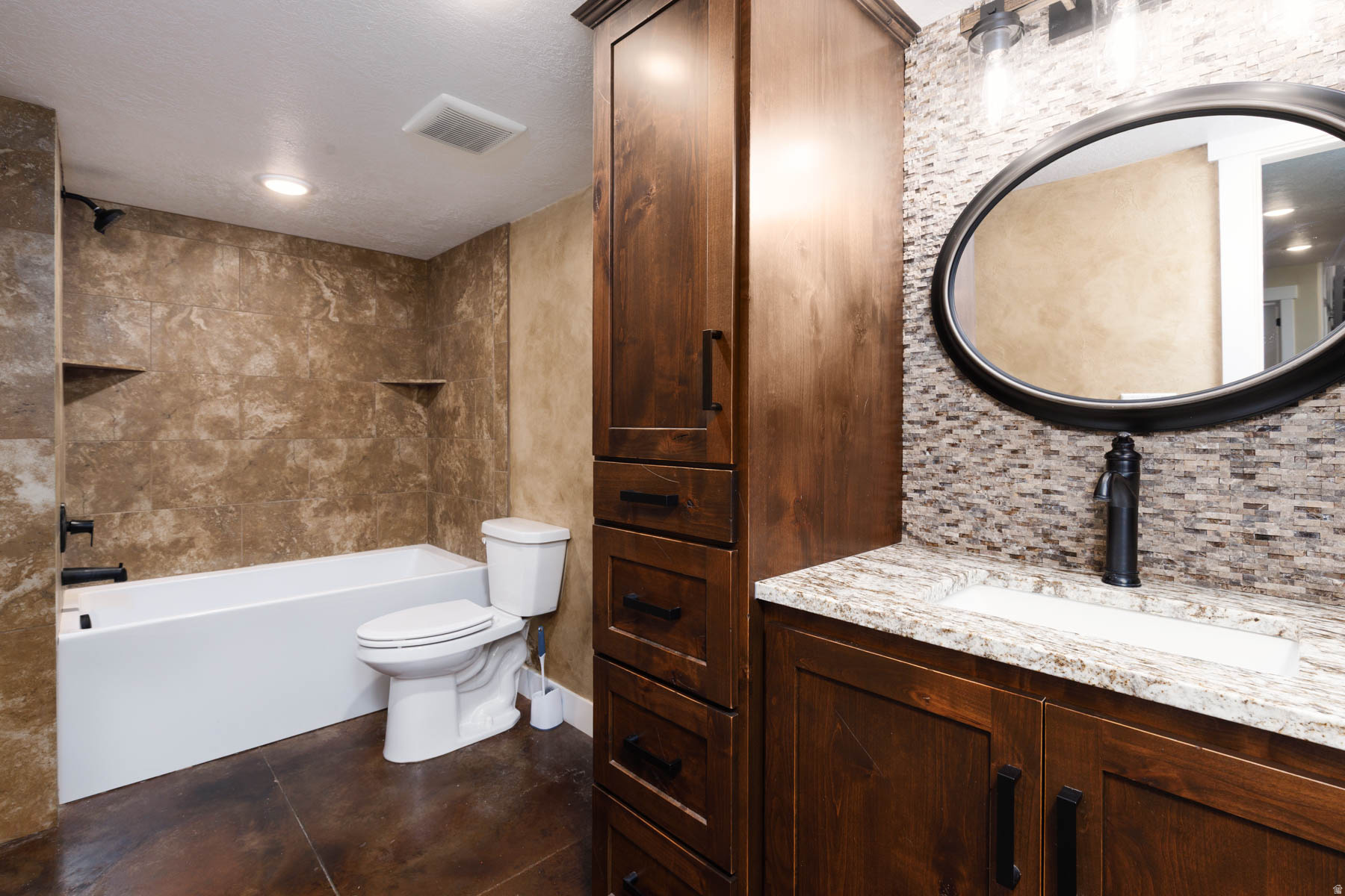 THE LINKS - Residential