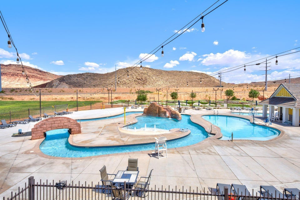 MEADOWS AT STUCKI FARMS PH 1A - Residential