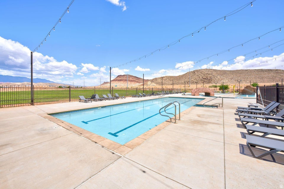 MEADOWS AT STUCKI FARMS PH 1A - Residential