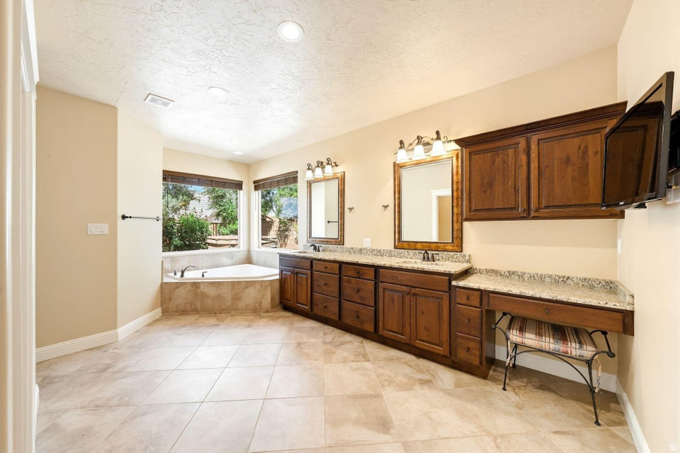 MEADOWS AT STUCKI FARMS PH 1A - Residential