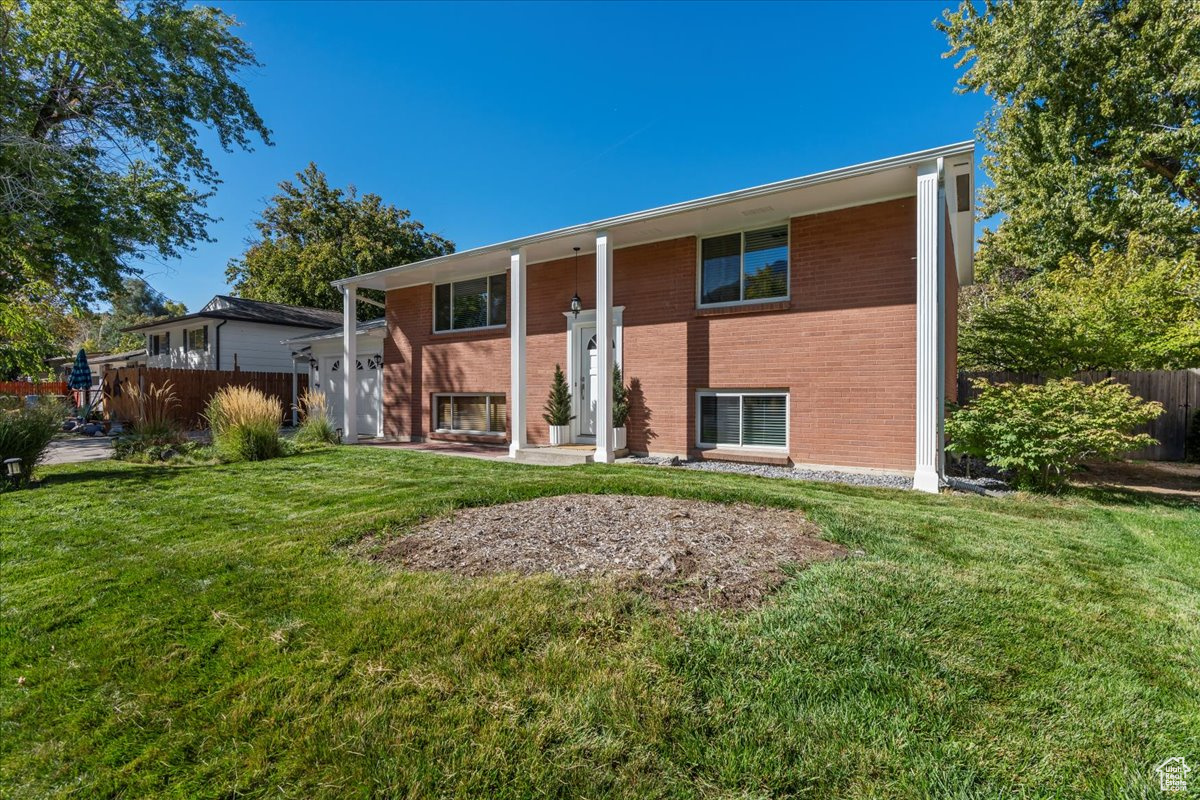 CHERRY HILLS - Residential