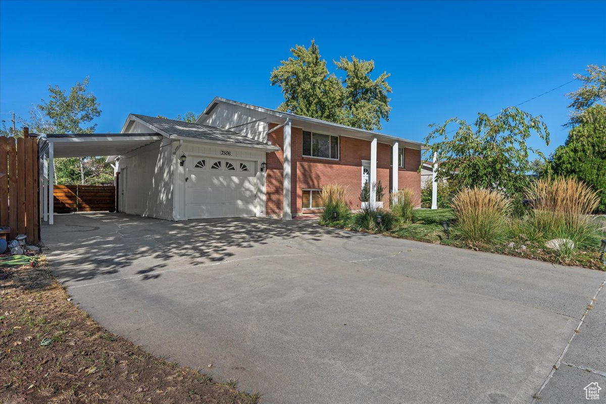 CHERRY HILLS - Residential