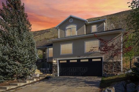 Tiny photo for 336 E STEEP MOUNTAIN DR, Draper, UT 84020 (MLS # 2147290)