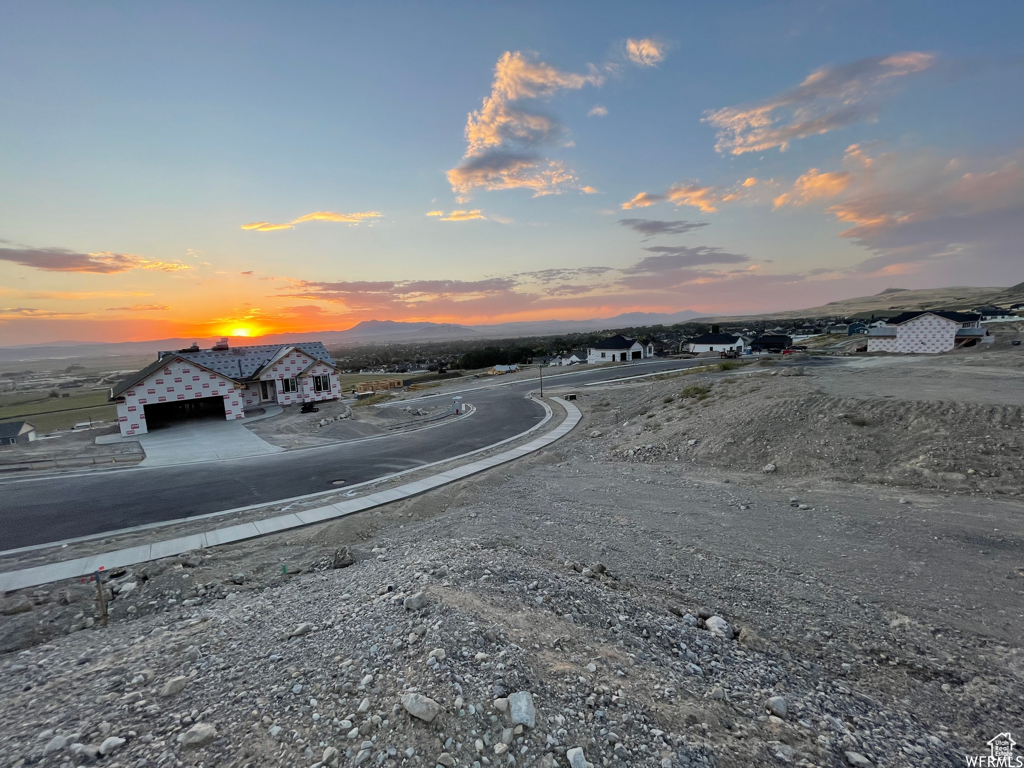 SKY VIEW HEIGHTS - Land