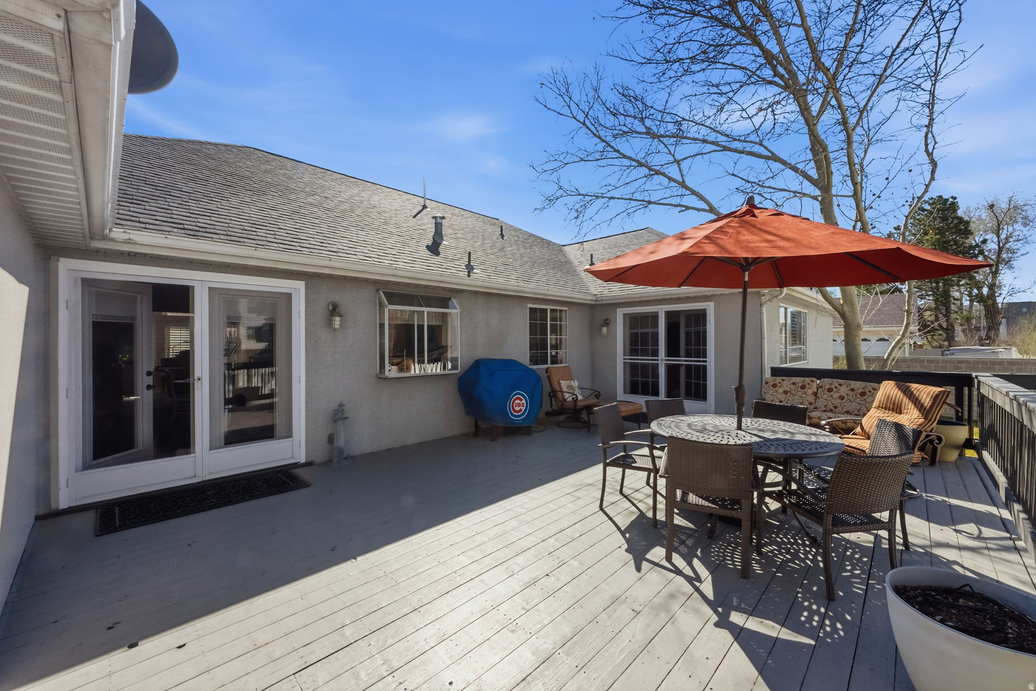 CREEKSIDE - Residential