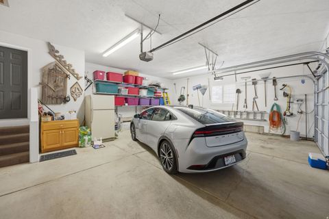 Tiny photo for 1093 E BIRCHBROOK CIR, Cottonwood Heights, UT 84047 (MLS # 2146069)