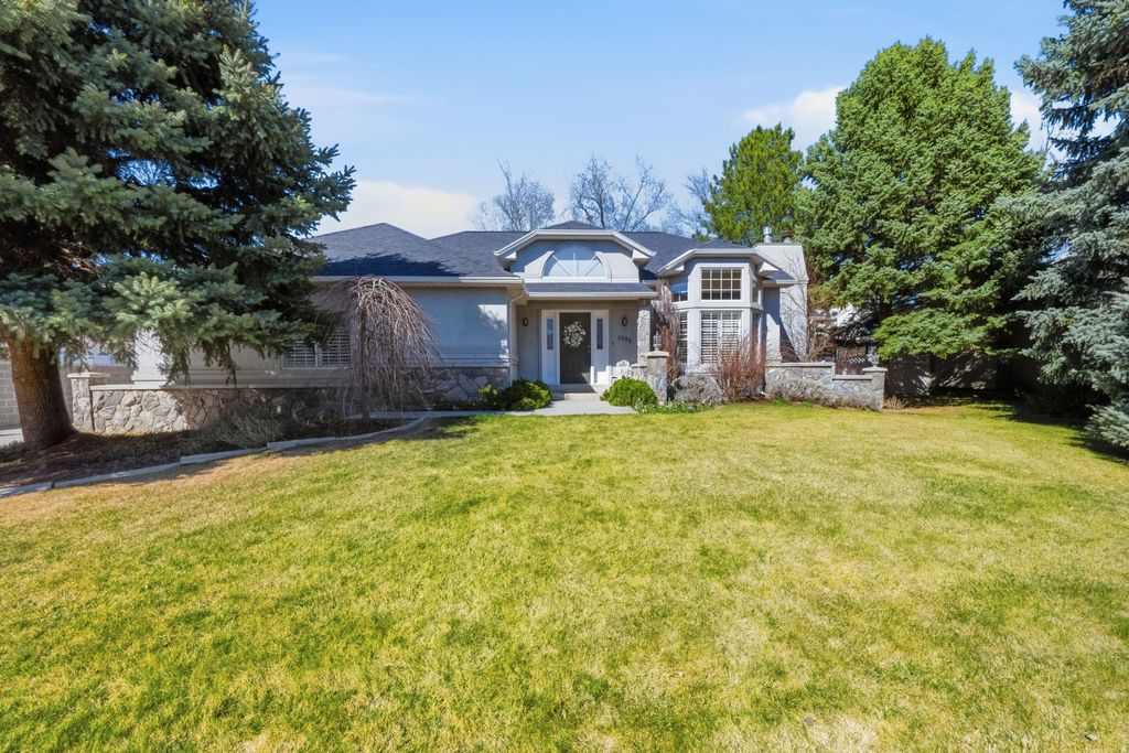Photo of 1093 E BIRCHBROOK CIR, Cottonwood Heights, UT 84047 (MLS # 2146069)