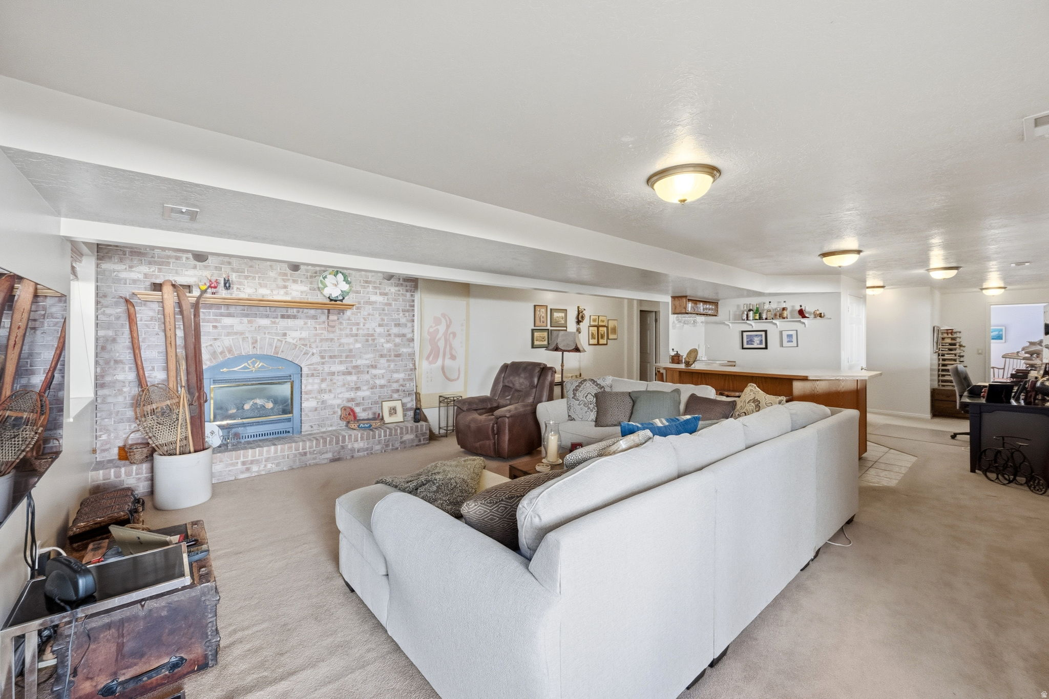 CREEKSIDE - Residential