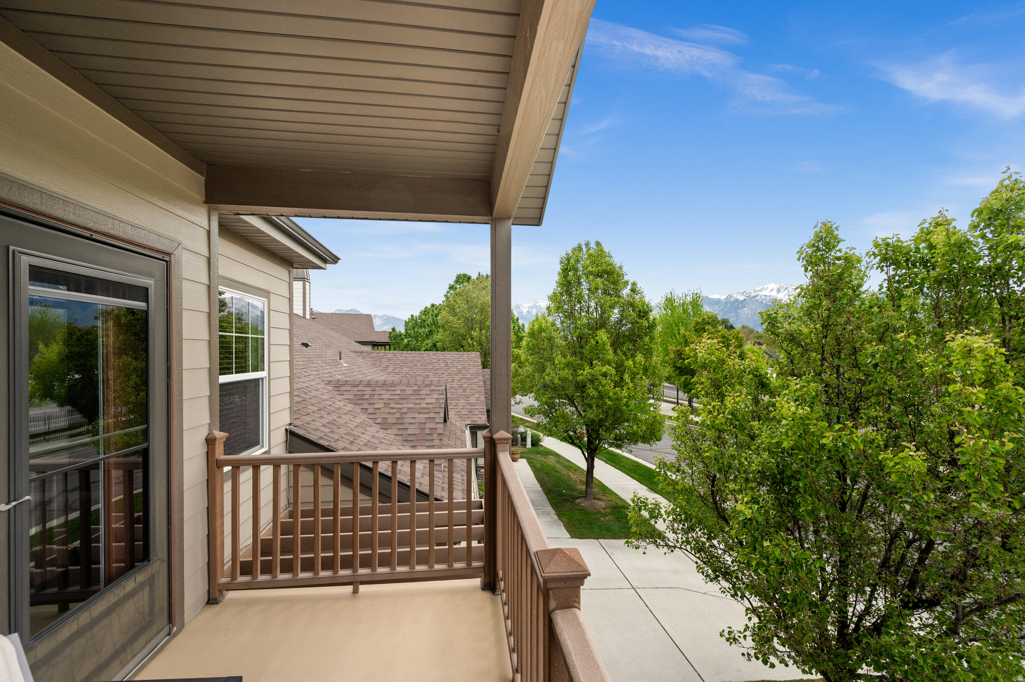 RIVER OAKS VILLAS TOWNHOMES - Residential
