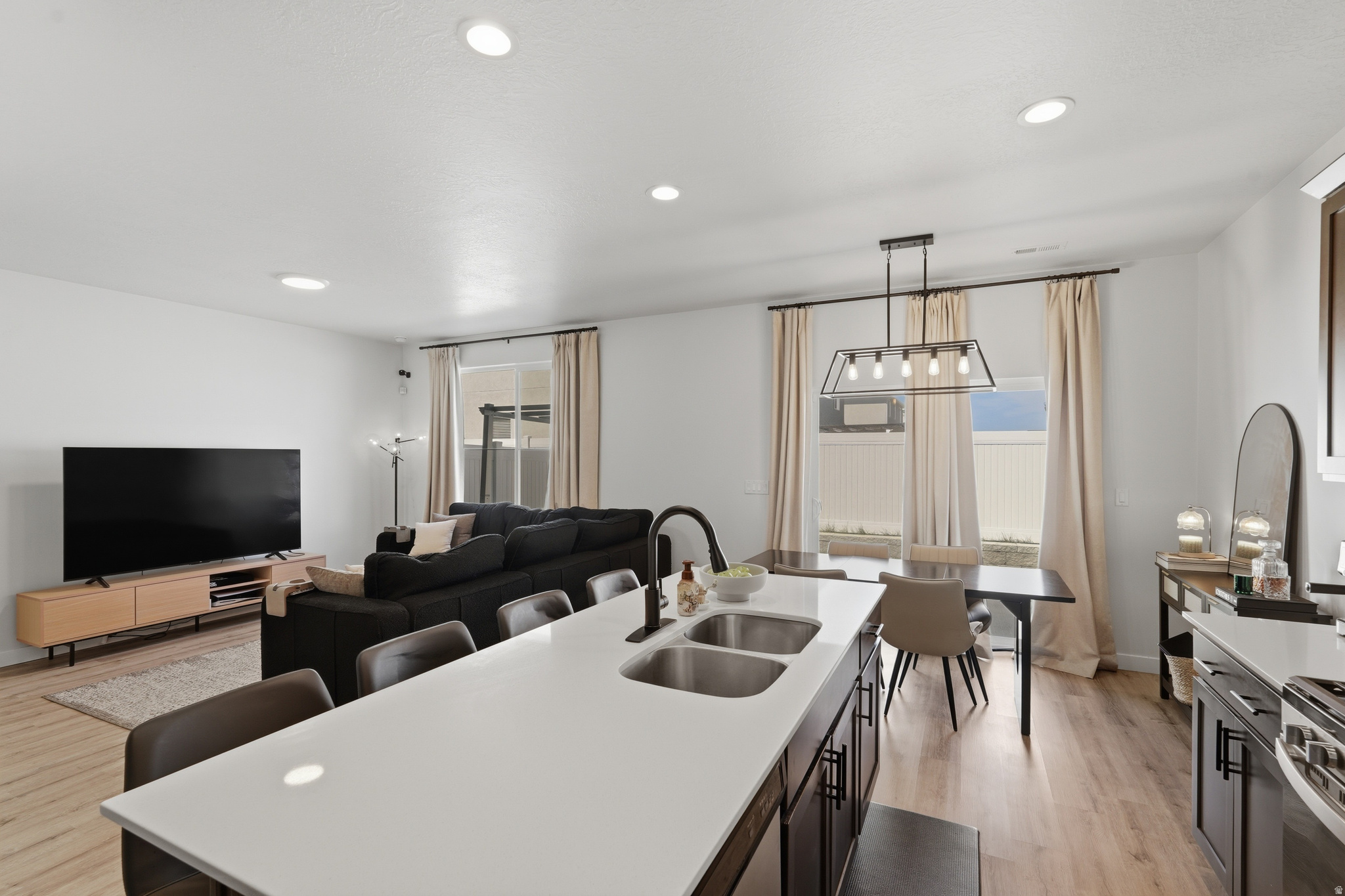 COURTYARD AT GREEN - Residential