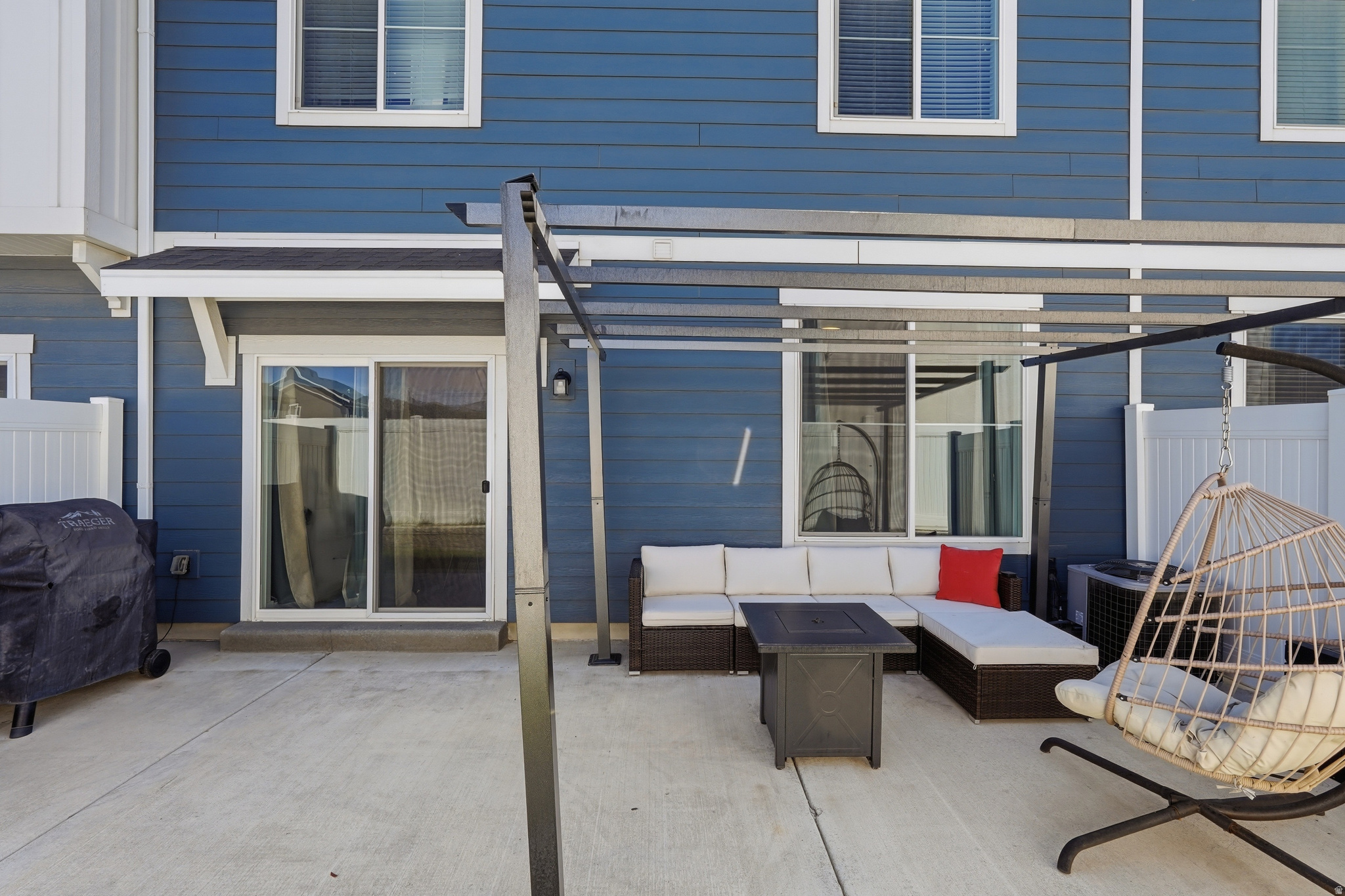 COURTYARD AT GREEN - Residential