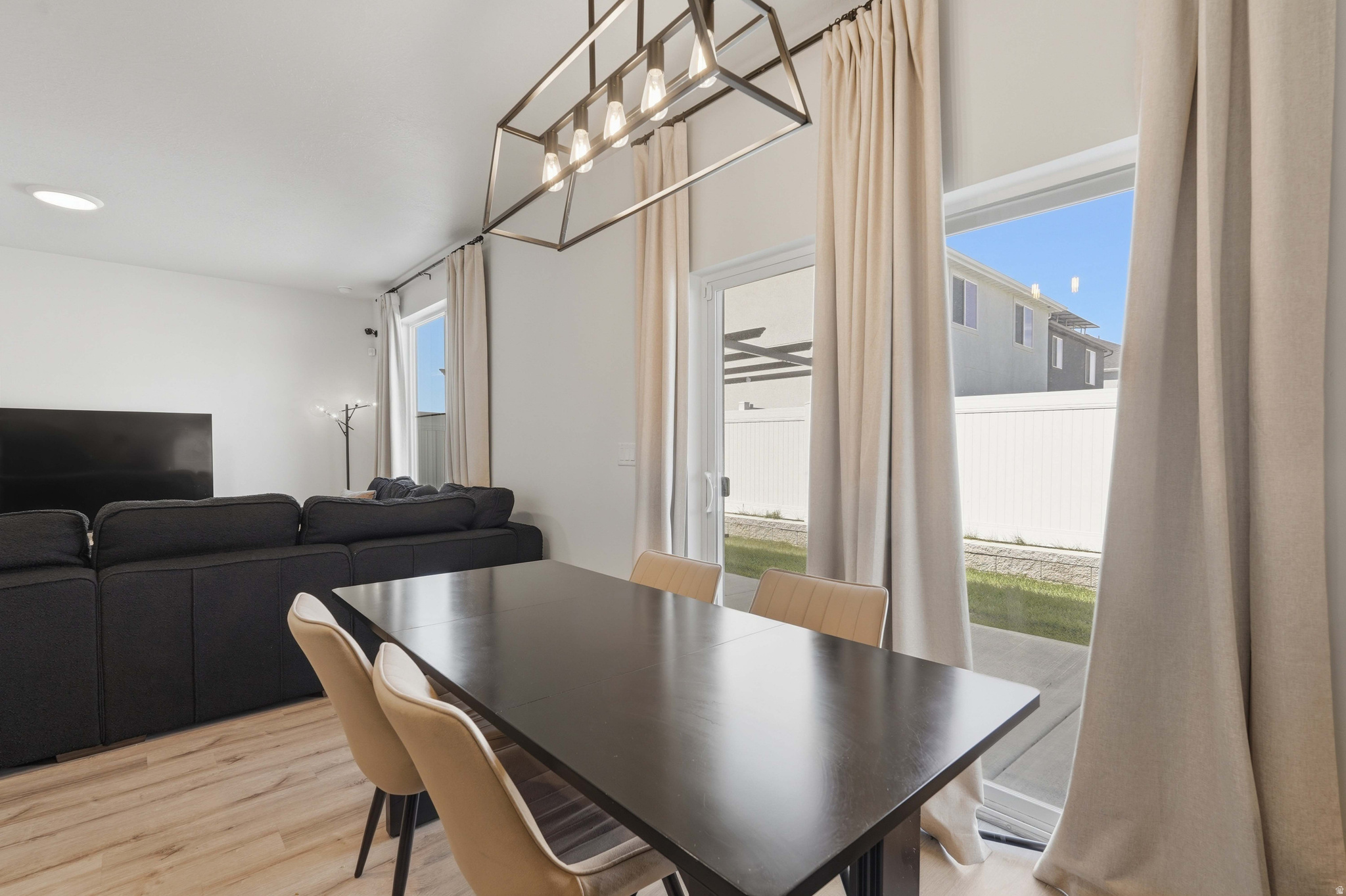 COURTYARD AT GREEN - Residential