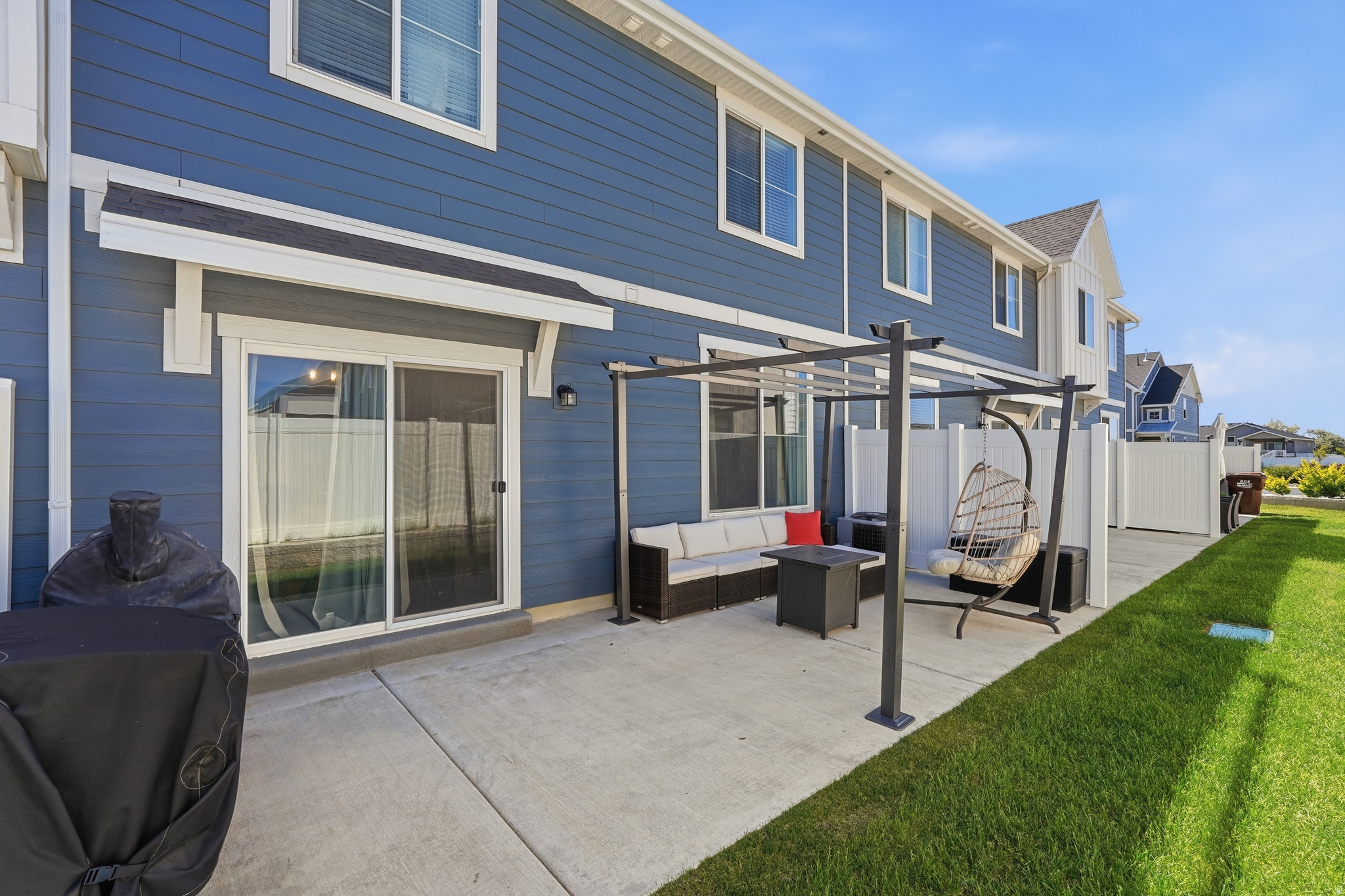 COURTYARD AT GREEN - Residential