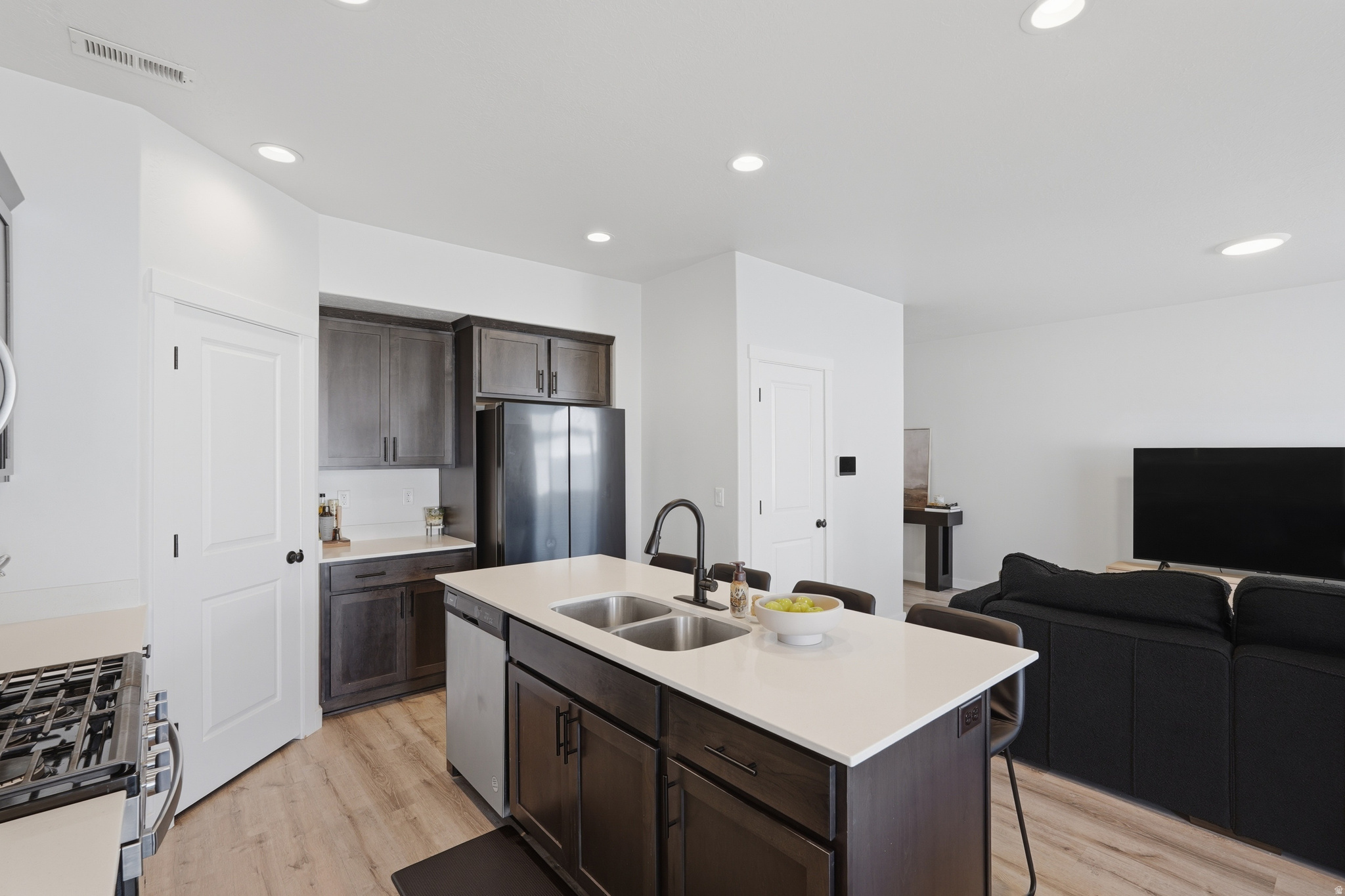 COURTYARD AT GREEN - Residential