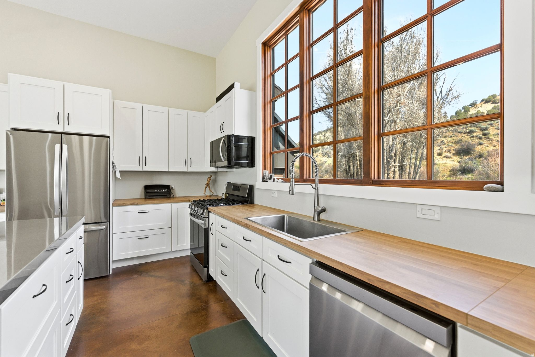 NORTH SUMMIT - Residential