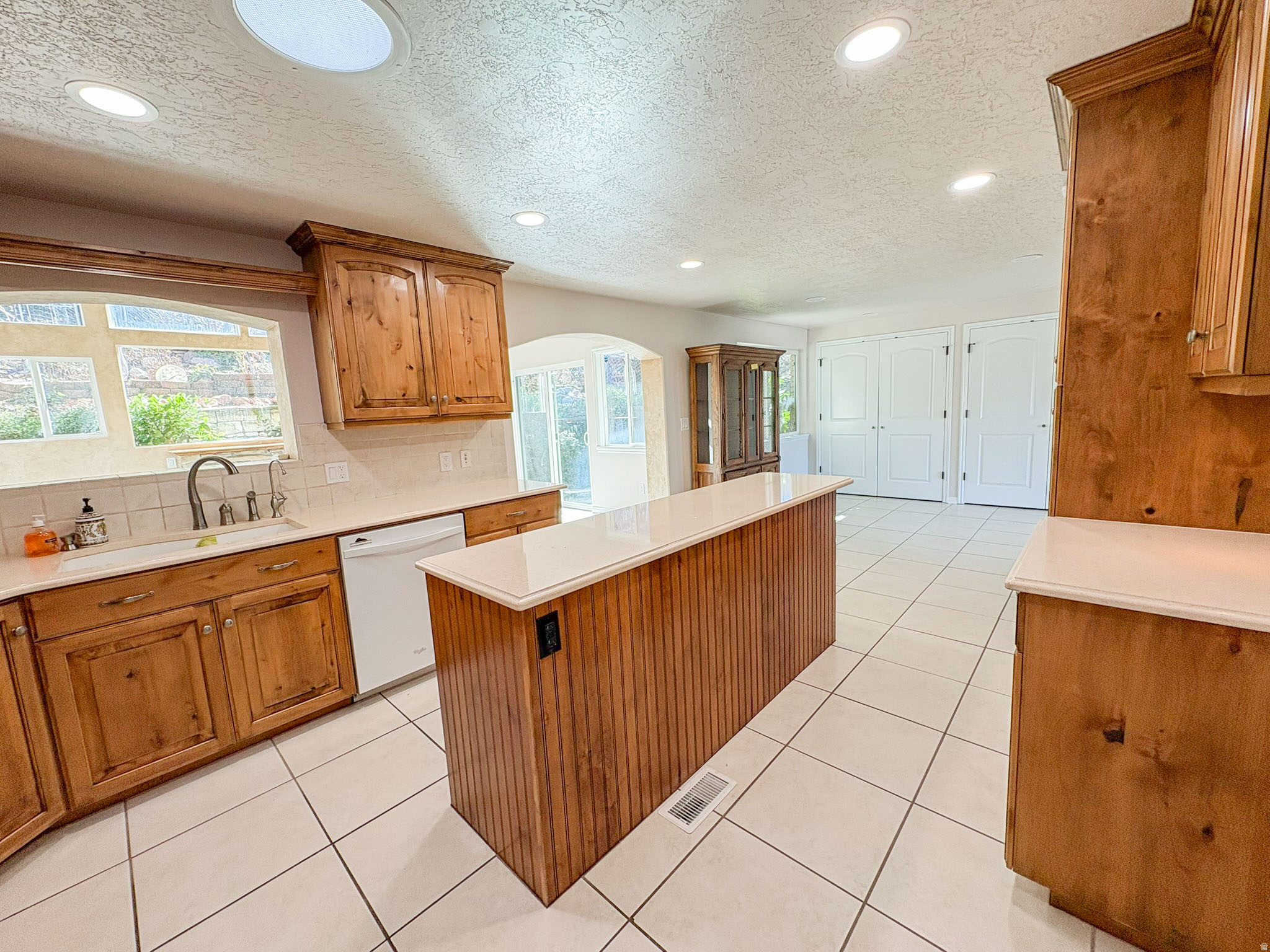 OAKVISTA PARK - Residential