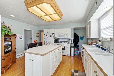 Tiny photo for 1420 N MAIN ST, Bountiful, UT 84010 (MLS # 2135621)