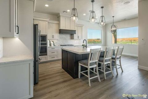 Tiny photo for 3208 S SAND STONE DR, Hurricane, UT 84737 (MLS # 2086365)