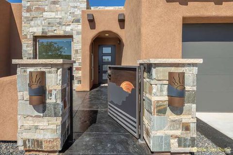 Tiny photo for 3208 S SAND STONE DR, Hurricane, UT 84737 (MLS # 2086365)