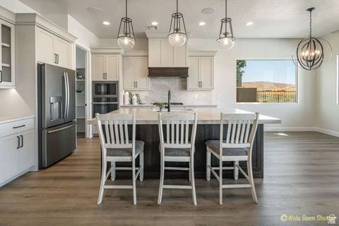 Tiny photo for 3208 S SAND STONE DR, Hurricane, UT 84737 (MLS # 2086365)