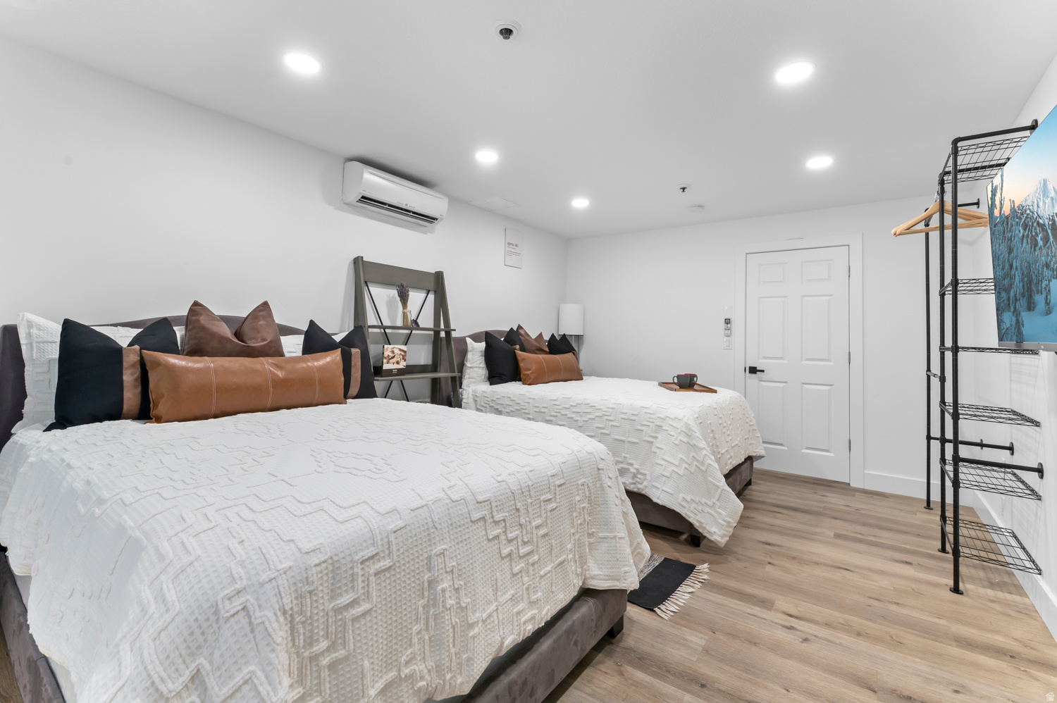 TREASURE MOUNTAIN - Residential