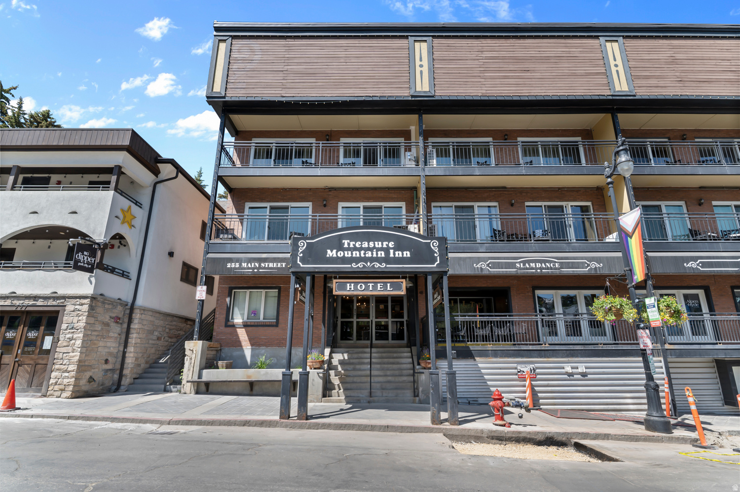 TREASURE MOUNTAIN - Residential