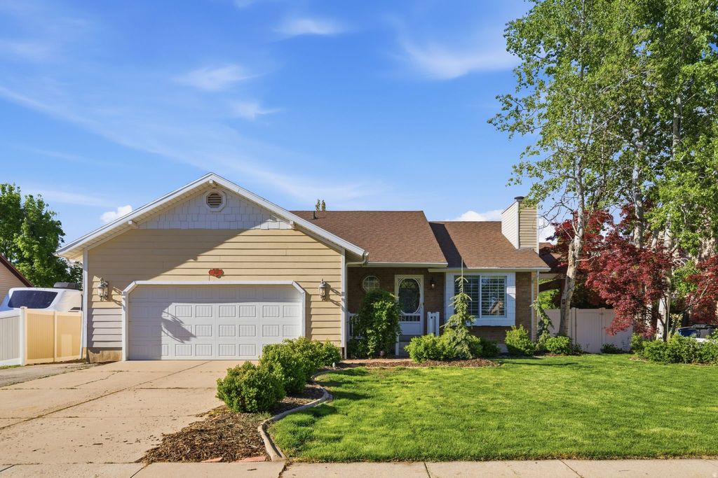 Photo of 463 E 1310 S, Kaysville, UT 84037 (MLS # 2151226)