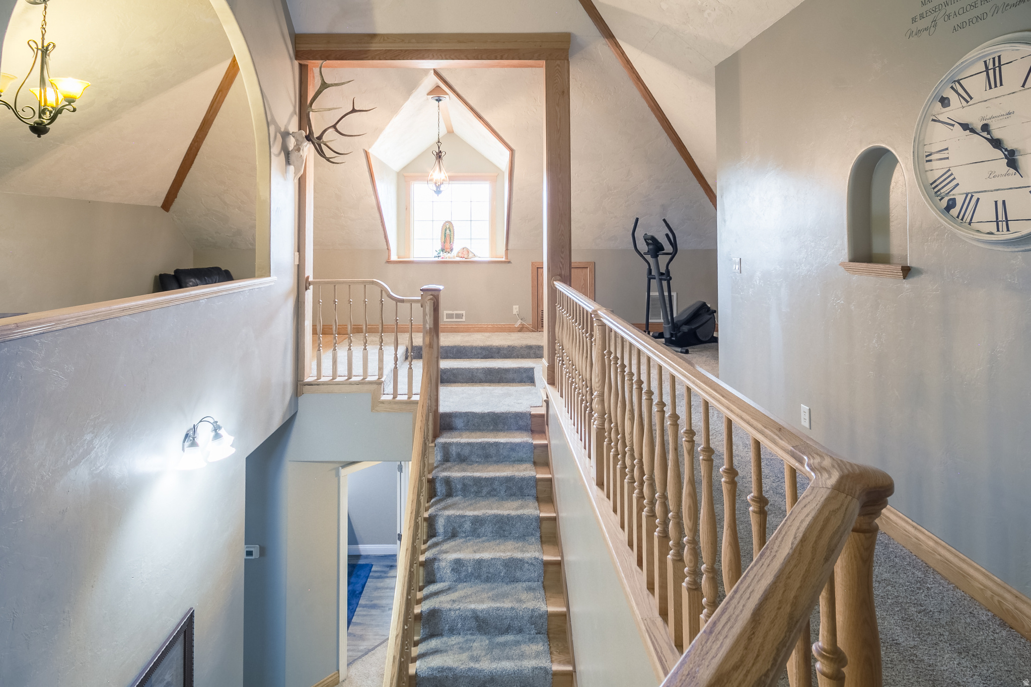 COUNTRY ROAD - Residential