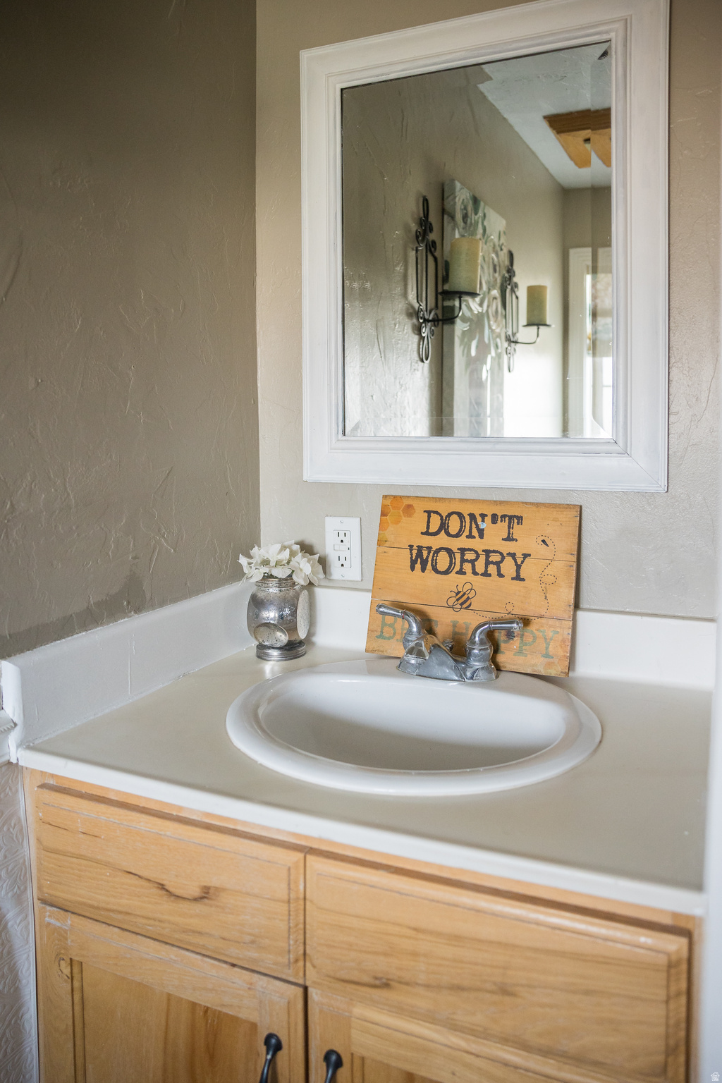 COUNTRY ROAD - Residential