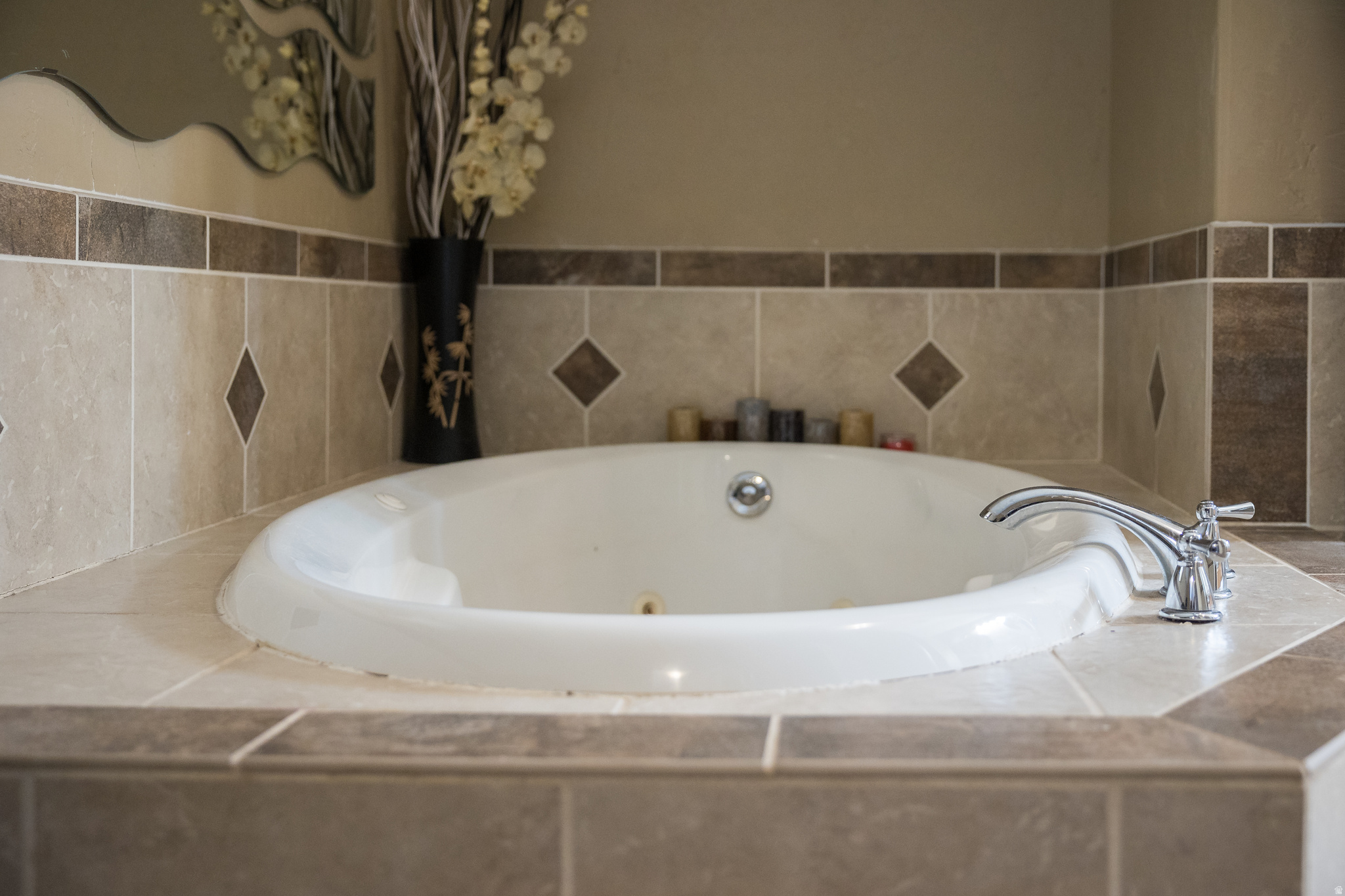 COUNTRY ROAD - Residential