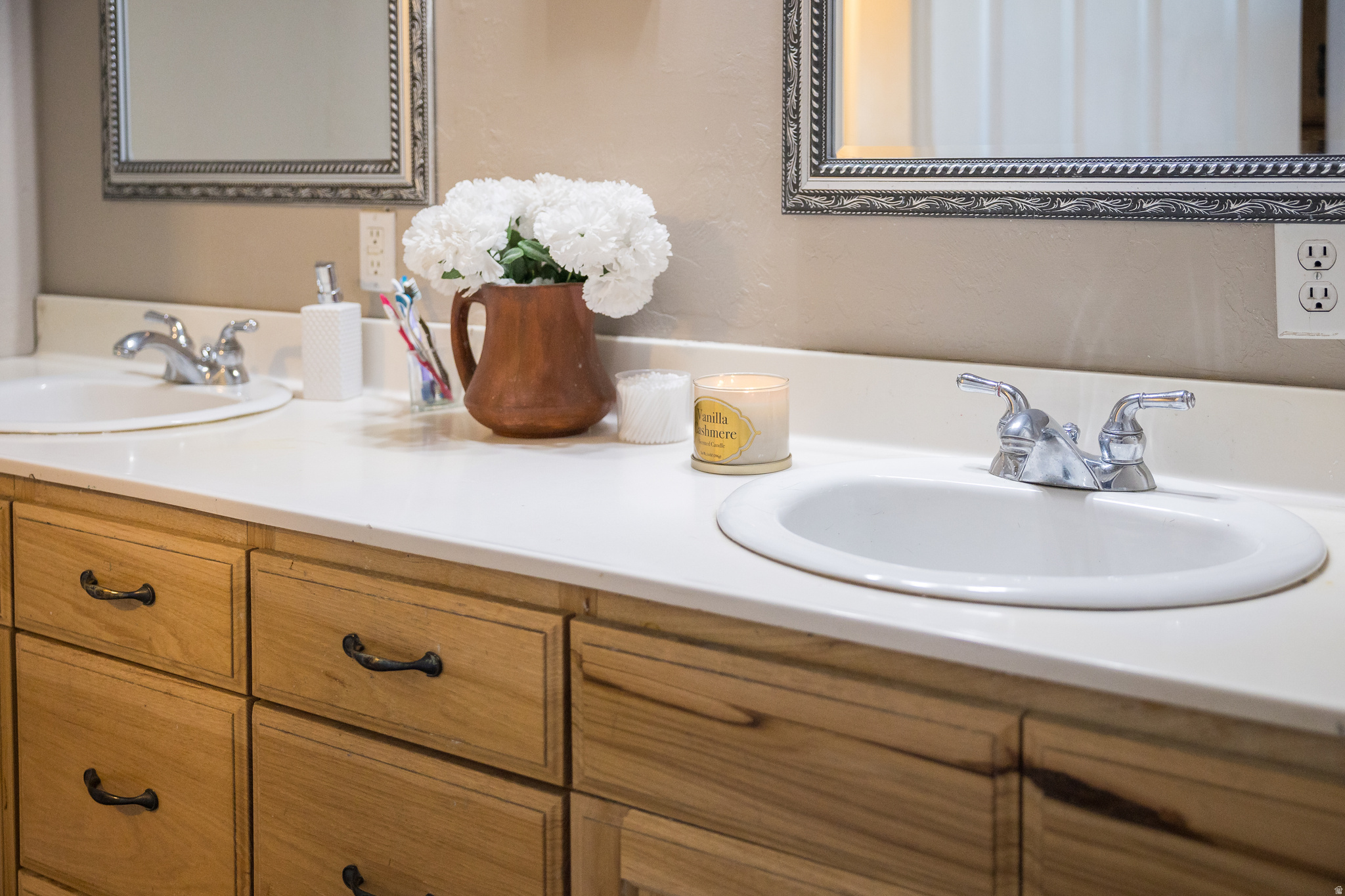 COUNTRY ROAD - Residential