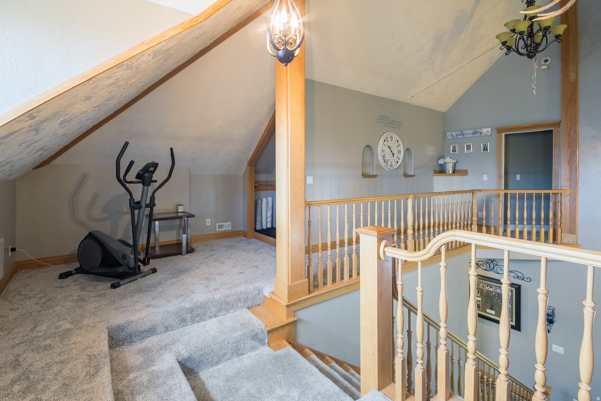 COUNTRY ROAD - Residential