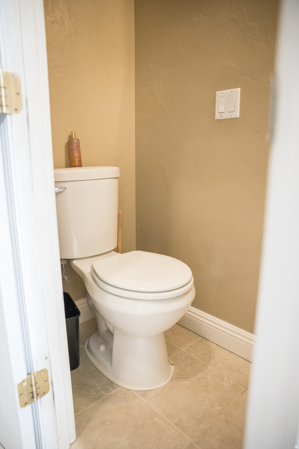 COUNTRY ROAD - Residential