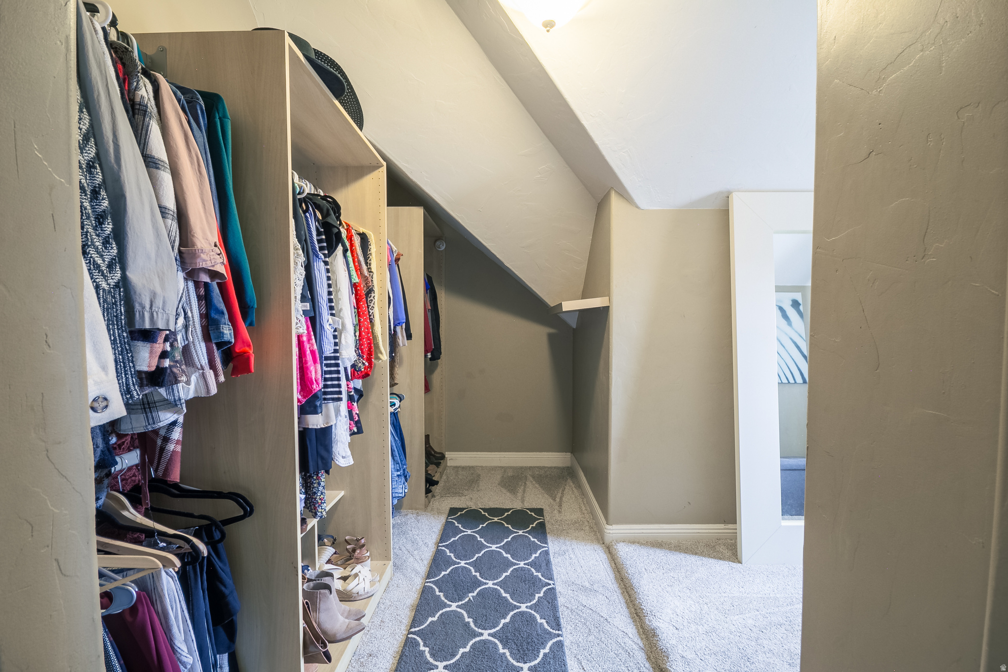 COUNTRY ROAD - Residential