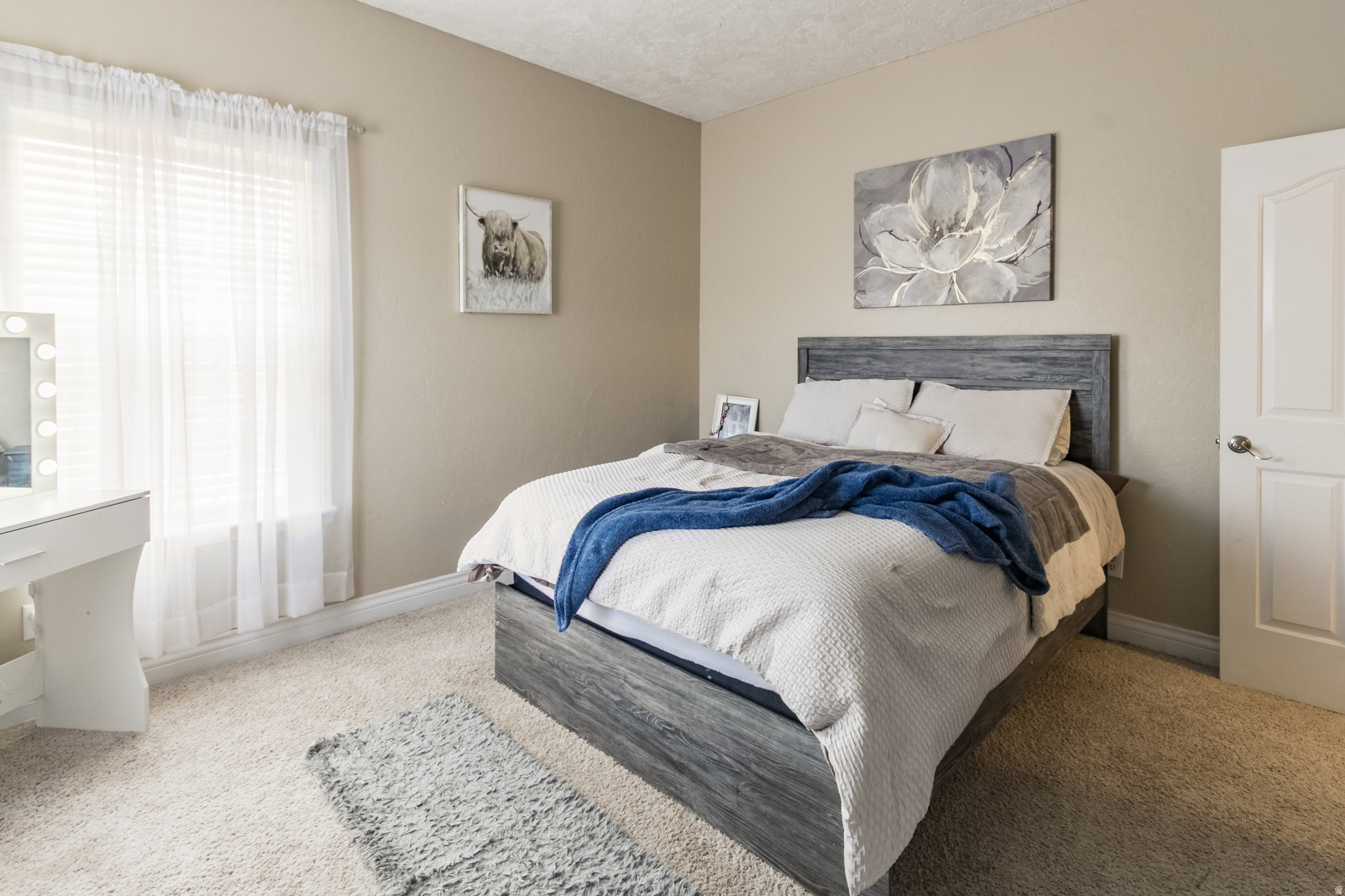 COUNTRY ROAD - Residential