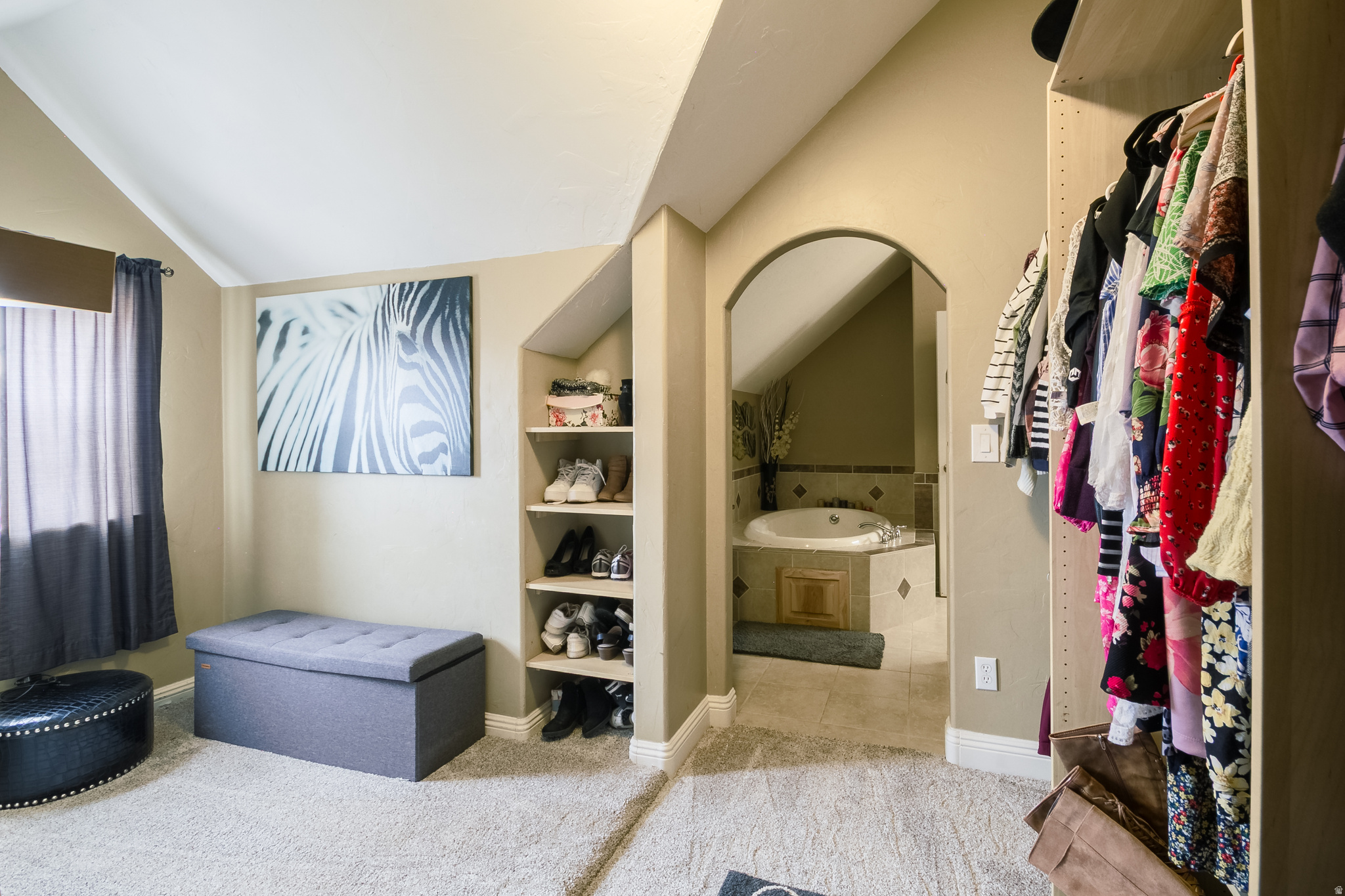 COUNTRY ROAD - Residential