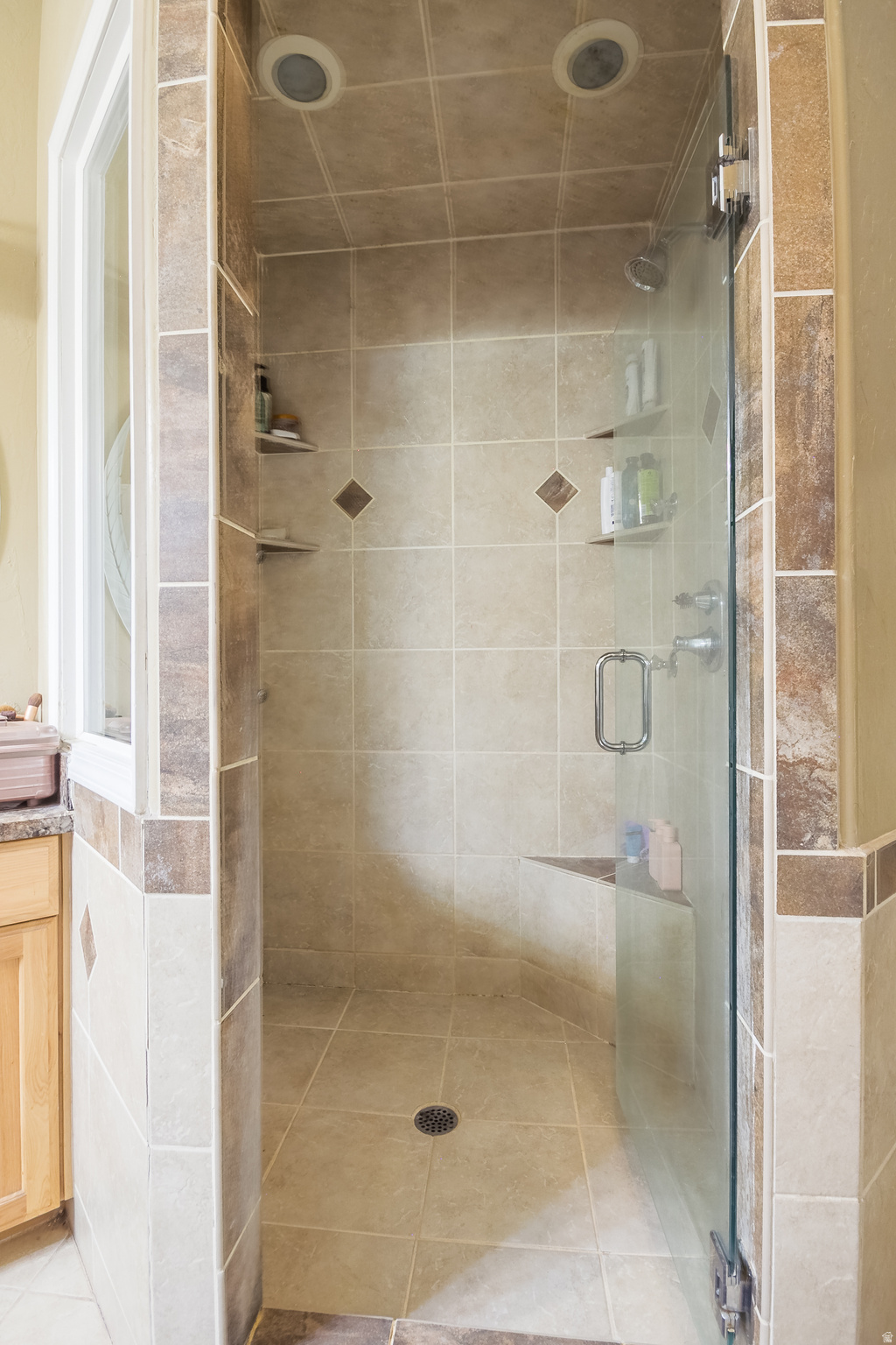 COUNTRY ROAD - Residential