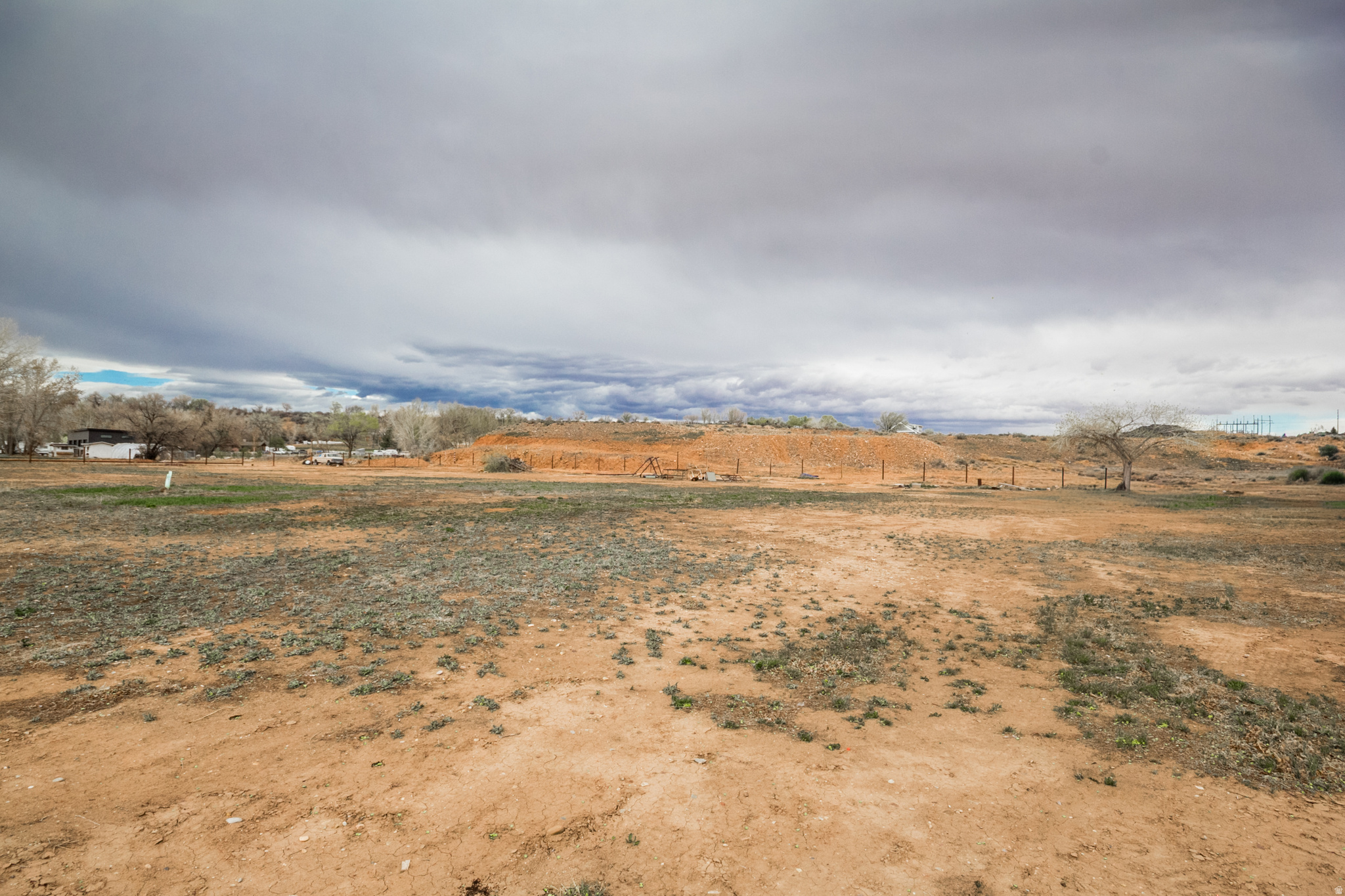 COUNTRY ROAD - Residential