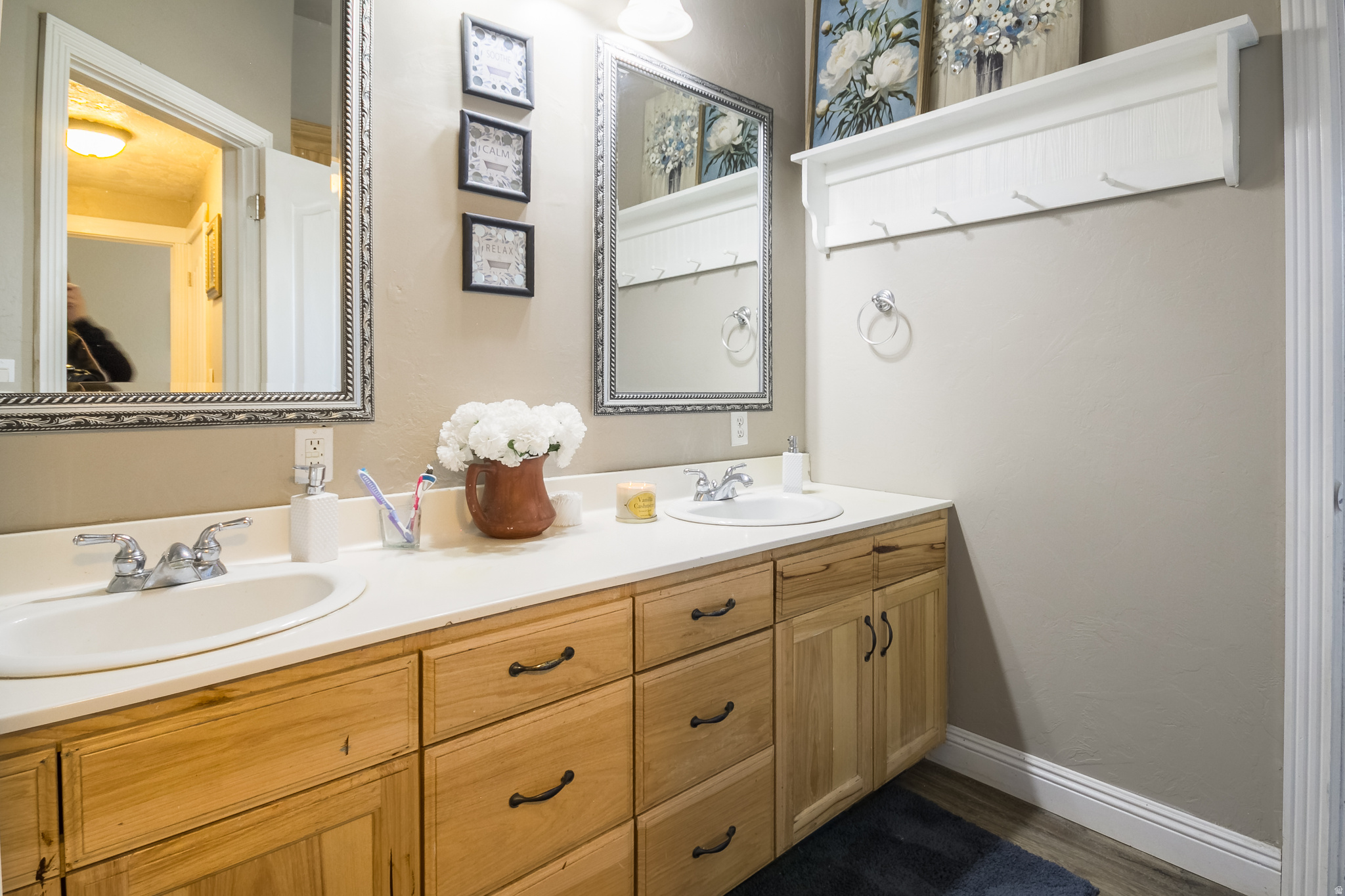 COUNTRY ROAD - Residential