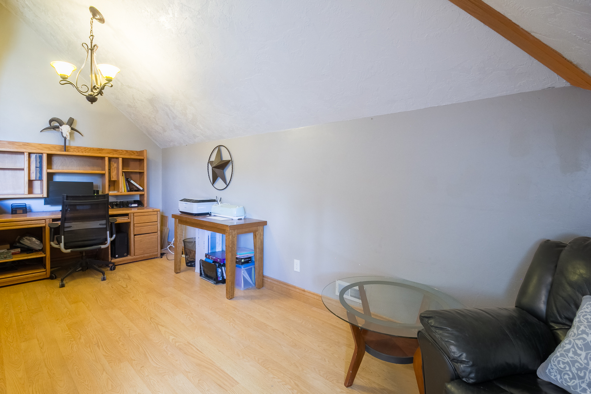 COUNTRY ROAD - Residential