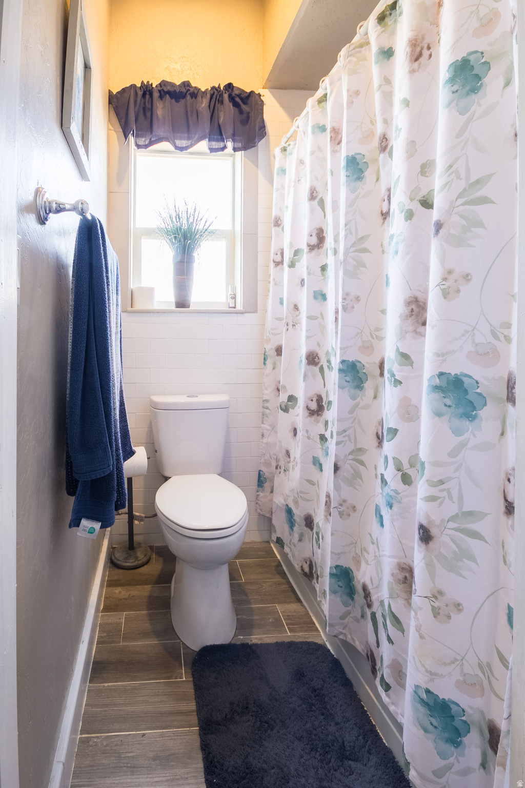 COUNTRY ROAD - Residential