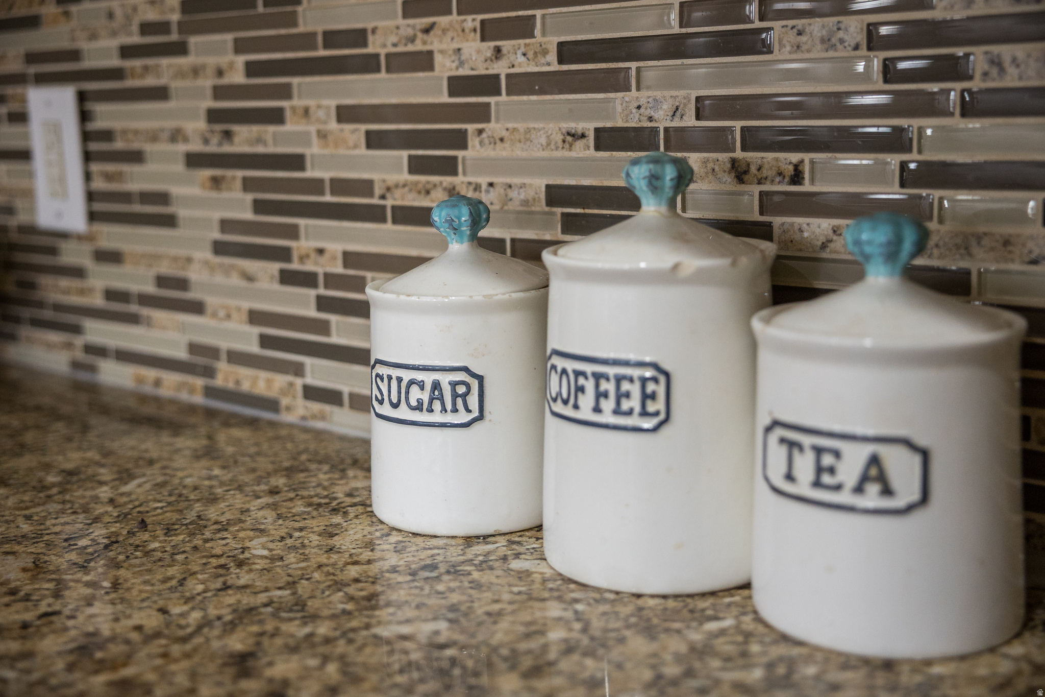 COUNTRY ROAD - Residential