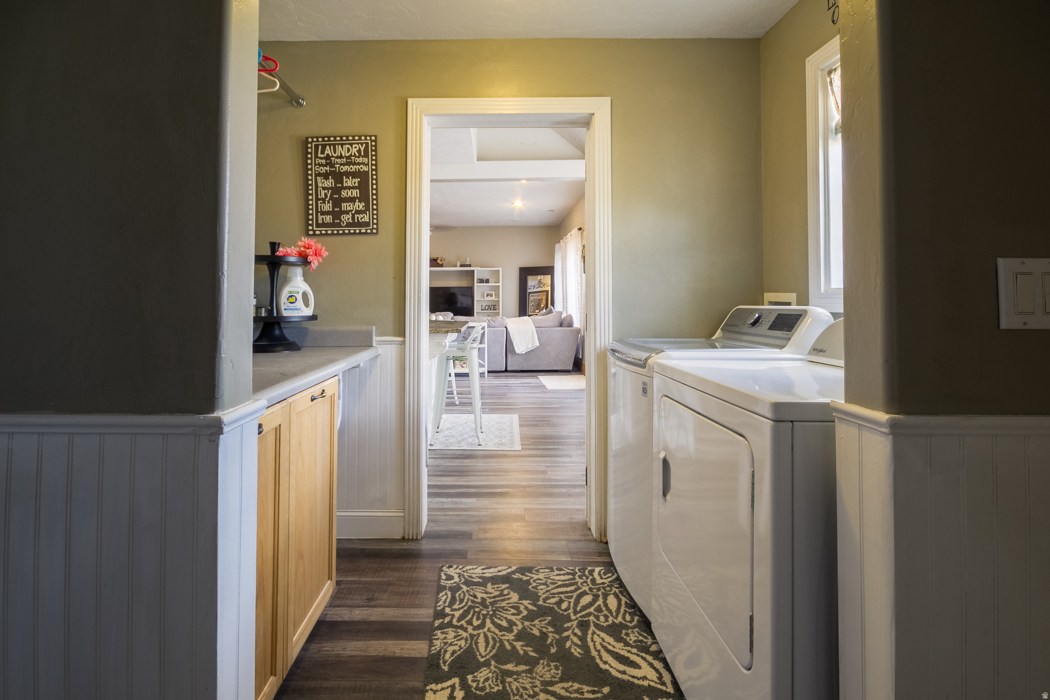 COUNTRY ROAD - Residential